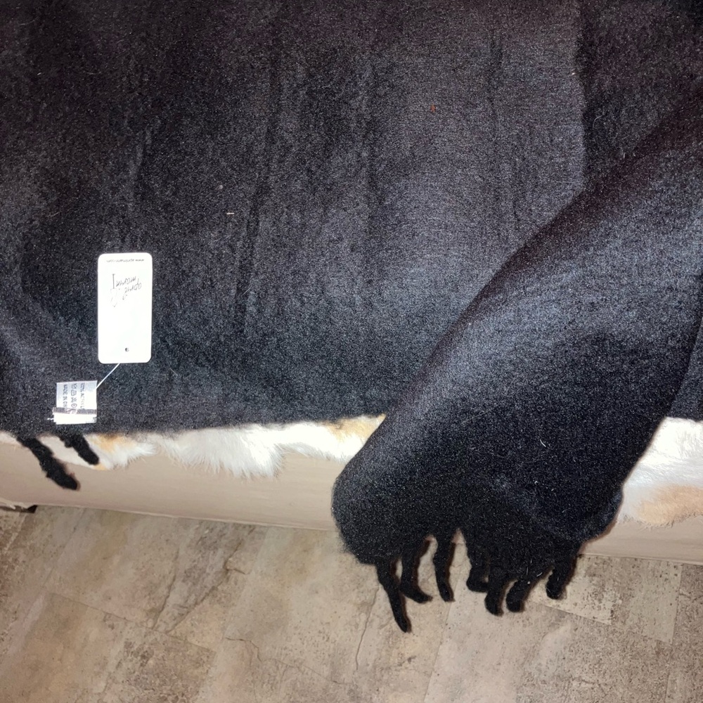 Black april marin NWT SCARF